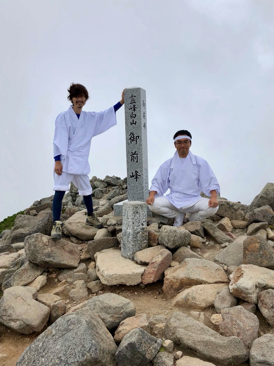 梁川和基氏と白山登拝にて奉納